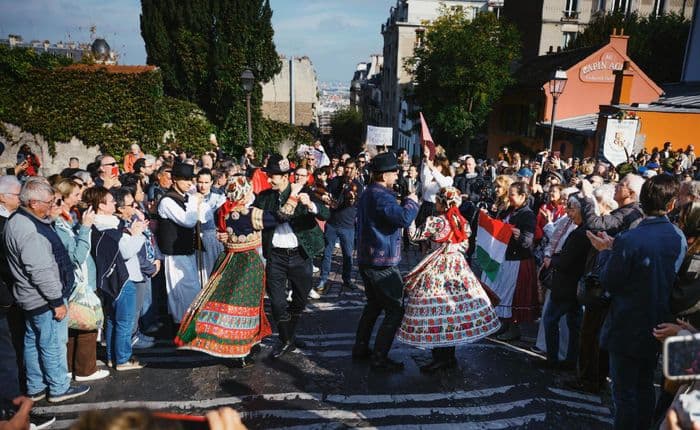 Vendanges de Montmartre et bal folklorique hongrois